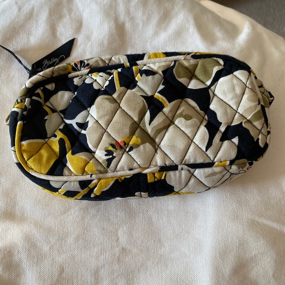 Vera Bradley make up bag - Picture 3 of 4